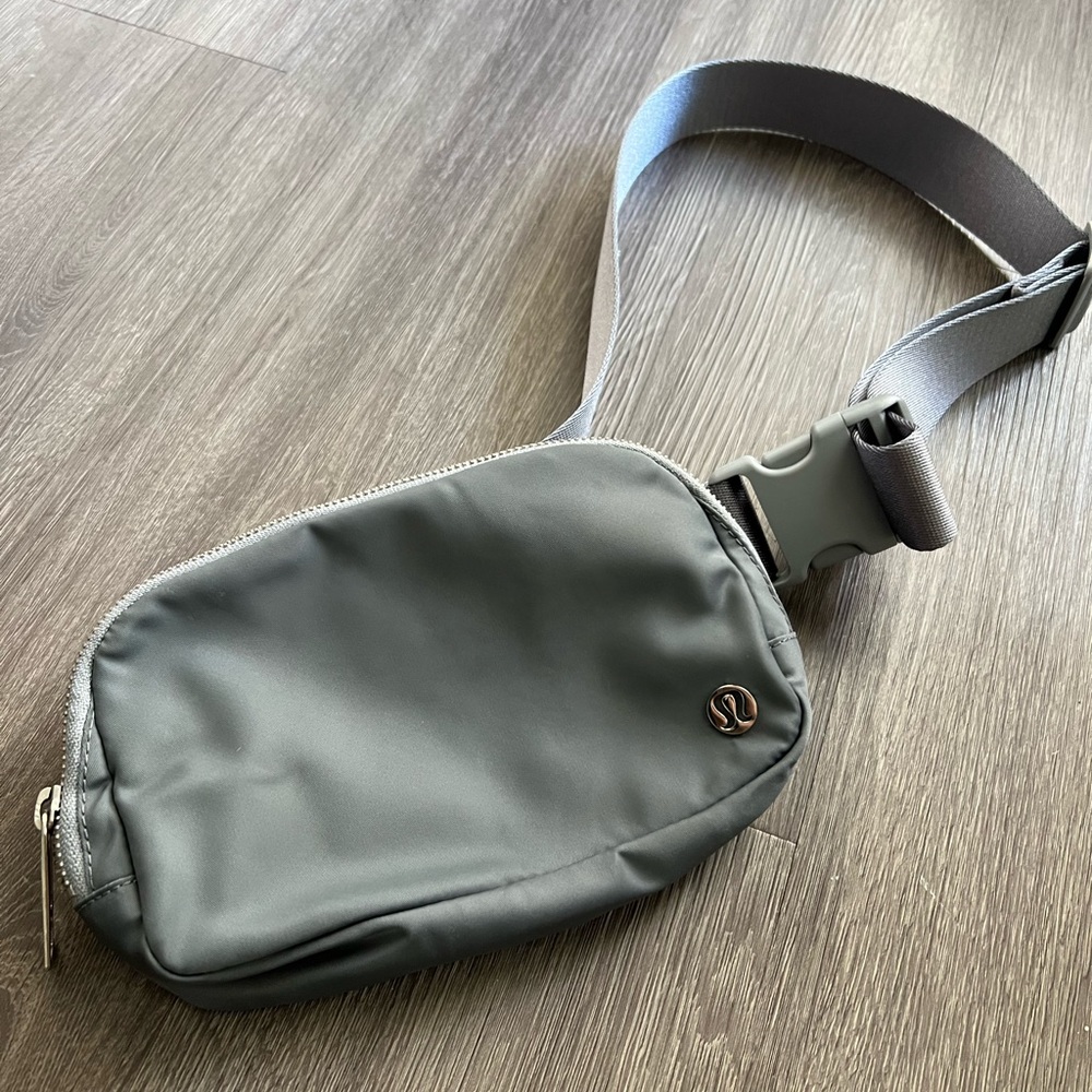 Lululemon belt bag